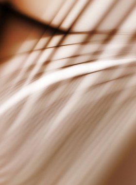 Soyut, enerjik bir arkaplan. Renkli, dalgalı duvar kâğıdı. Grafik çizimi. Üst üste gelen yumuşak dalgalı çizgiler.