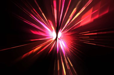 Fütürist mercek patlaması. Parlayan parçacıkları ve çizgileri olan ışık patlaması yıldızı. Güzel soyut ışın arkaplanı.