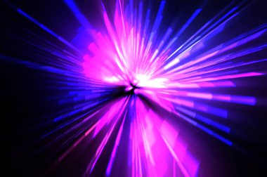 Fütürist mercek patlaması. Parlayan parçacıkları ve çizgileri olan ışık patlaması yıldızı. Güzel soyut ışın arkaplanı.