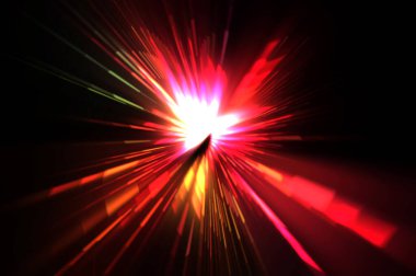 Fütürist mercek patlaması. Parlayan parçacıkları ve çizgileri olan ışık patlaması yıldızı. Güzel soyut ışın arkaplanı.