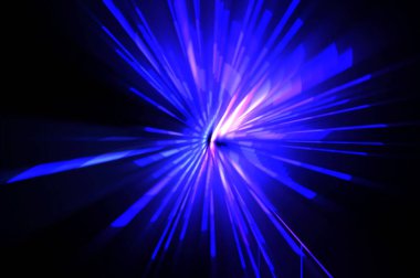 Fütürist mercek patlaması. Parlayan parçacıkları ve çizgileri olan ışık patlaması yıldızı. Güzel soyut ışın arkaplanı.