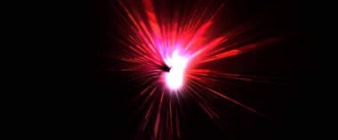 Fütürist mercek patlaması. Parlayan parçacıkları ve çizgileri olan ışık patlaması yıldızı. Güzel soyut ışın arkaplanı.