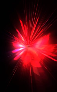 Fütürist mercek patlaması. Parlayan parçacıkları ve çizgileri olan ışık patlaması yıldızı. Güzel soyut ışın arkaplanı.