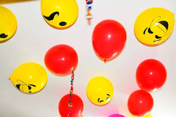 Globos Decoración Pared Caras Emoji Globos —  Fotos de Stock