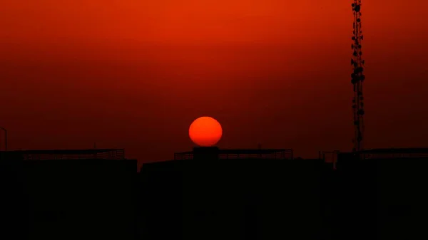 Pôr Sol Noite Céu Bonito Nuvens Céu — Fotografia de Stock