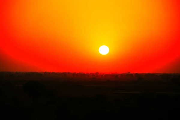 Pôr Sol Noite Céu Bonito Nuvens Céu — Fotografia de Stock