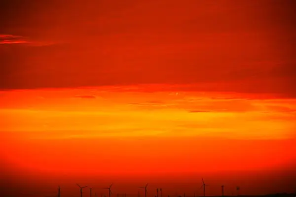 夕方の夕日 美しい空 空の雲 — ストック写真