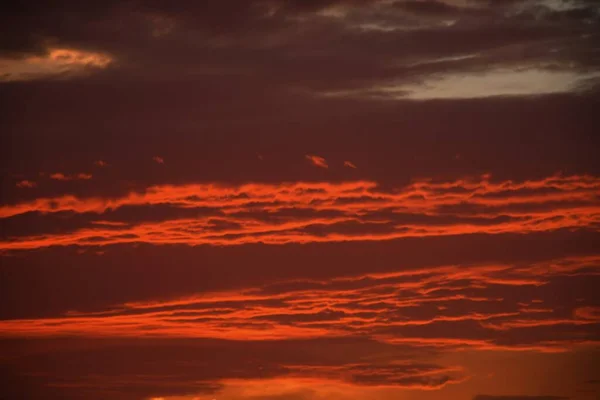 Pôr Sol Noite Céu Bonito Nuvens Céu — Fotografia de Stock