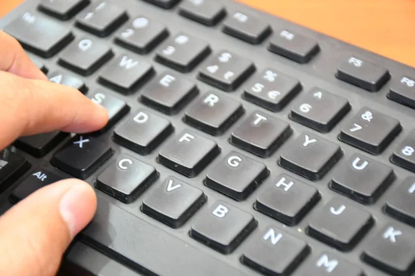 Tangentbord Kontorsanvändning Företag Skriva Tangentbord Skrivbordet Svart Tangentbord — Stockfoto