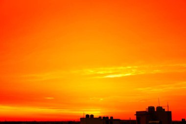 Doğa, gökyüzünde doğa karanlık akşam, gökyüzünde güzellik akşam gün batımı, gökyüzünde güzellik akşam gün batımı, karanlık akşam ve gökyüzünde bulutlar