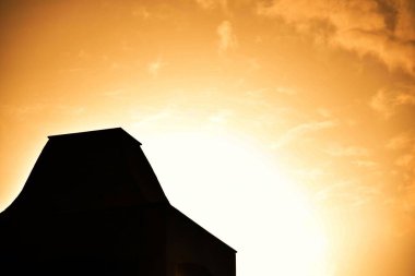 Doğa, gökyüzünde doğa karanlık akşam, gökyüzünde güzellik akşam gün batımı, gökyüzünde güzellik akşam gün batımı, karanlık akşam ve gökyüzünde bulutlar