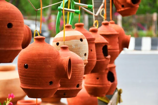 Kunsthandwerk Lehm Natürliches Nisthaus Für Rotkehlchen Und Andere Gartenvögel — Stockfoto