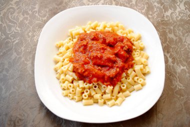 Kemiksiz tavuk uyluk ahşap kesme tahtası 