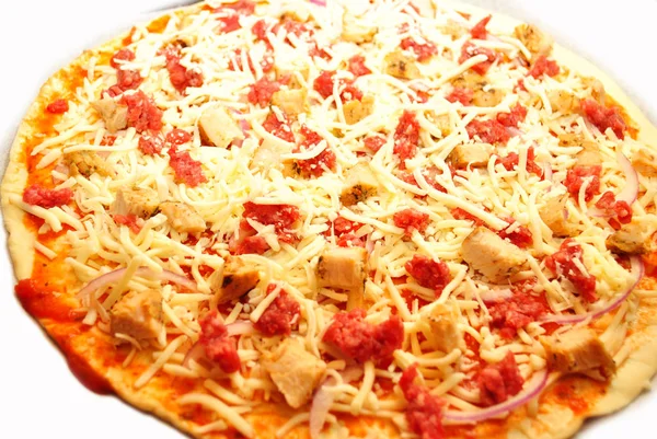 Zbliżenie Surowej Mielonej Wołowiny Idealna Pizza Kurczak — Zdjęcie stockowe