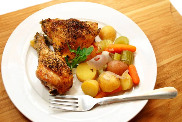 Pollo Arrosto Con Pasto Vegetale Bollito — Foto Stock