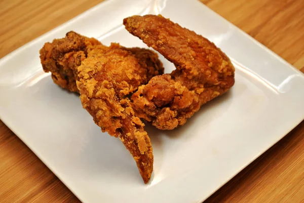 Crispy Deep Fried Chicken Wings — Stock Photo, Image