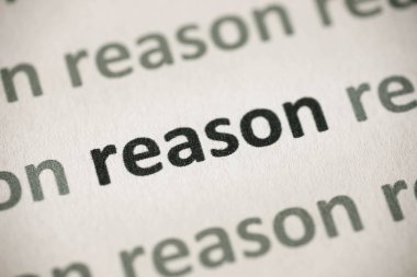 beyaz kağıt makro üzerinde basılı kelime nedeni