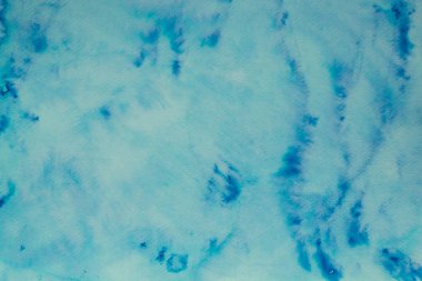 Kağıt arka plan doku üzerinde mavi renk suluboya mürekkep boyalı