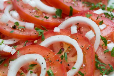 domates ve soğan salatası