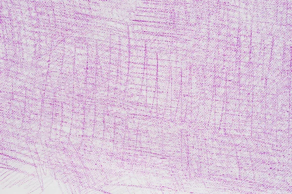 紙の背景テクスチャ上の紫色のクレヨン落書き — ストック写真