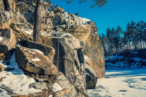 Winter Nature Granite Rocky Frozen Lake Shore Granite Quarry Sunny — Stock Photo, Image