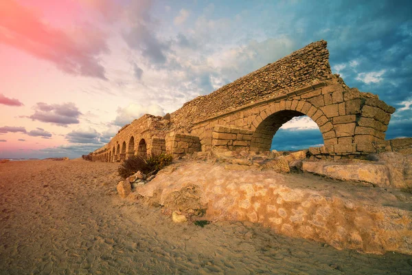 Altes Aquädukt Strand Caesarea Israel — Stockfoto