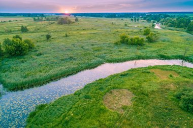 Sarma tahammül günbatımı, havadan görünümü sahasında akıyor