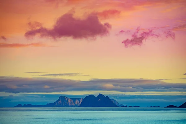 Insel Horizont Schöne Meereslandschaft Abend Wilde Natur Norwegen Meereslandschaft — Stockfoto