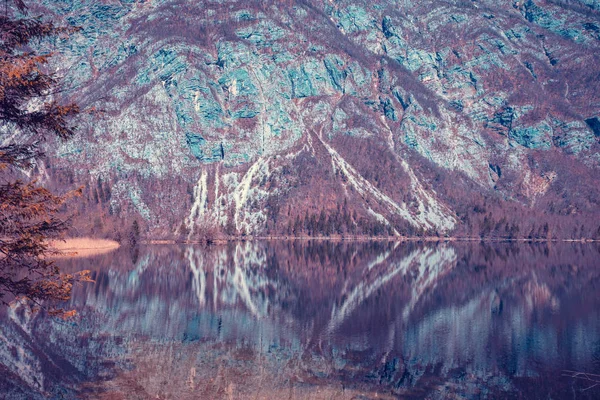 Lac Montagne Avec Réflexion Dans Eau — Photo