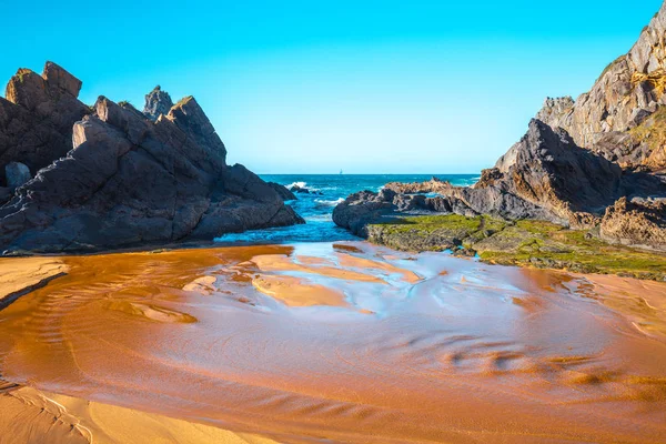 Felsige Meeresküste Einem Sonnigen Tag Ibarrangelu Bizkaia — Stockfoto