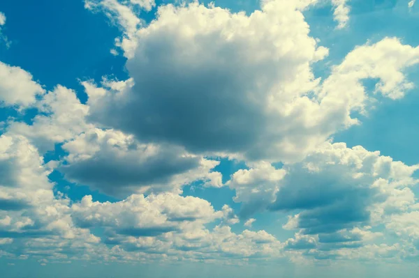 Sommerlich Blauer Bewölkter Himmel — Stockfoto