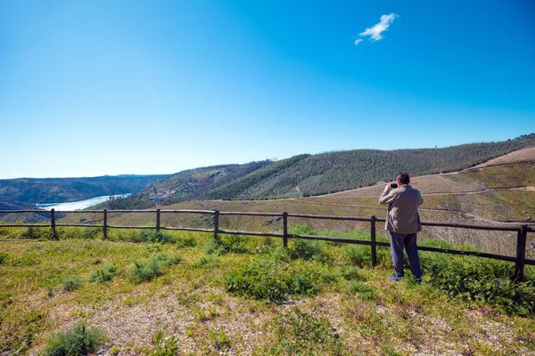 Rustplaats Met Een Prachtig Uitzicht Berg Buurt Van Rivier Zezere — Stockfoto