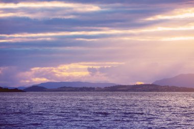 Gün doğumunda deniz. Norveç, Avrupa