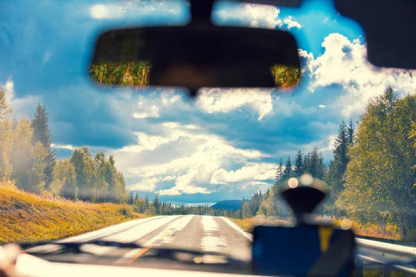 Conduzir Carro Numa Estrada Montanha Vista Pára Brisas Bela Natureza — Fotografia de Stock