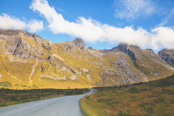 Conduire Une Voiture Sur Une Route Montagne Dans Les Îles — Photo