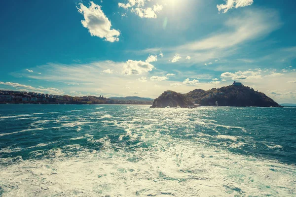 Bela Paisagem Marinha Norte Espanha Costa Rochosa Num Dia Ensolarado — Fotografia de Stock