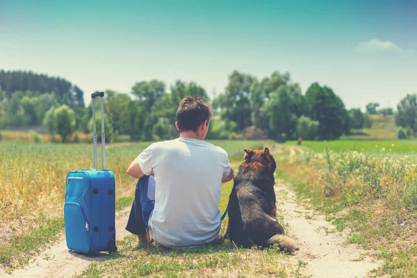 Människan Och Hunden Bästa Vänner Resenärer Människan Och Hunden Sitter — Stockfoto