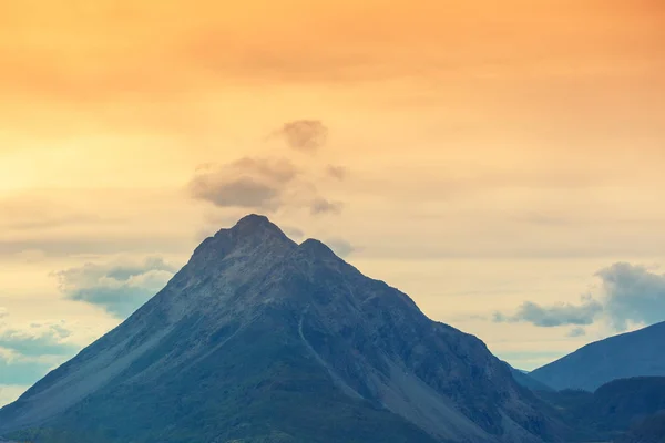 Det Vackra Berget Mot Solnedgången Norges Natur — Stockfoto