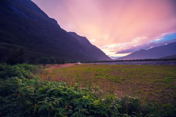 Paysage Nocturne Dans Nord Norvège Coucher Soleil Dans Vallée Montagne — Photo