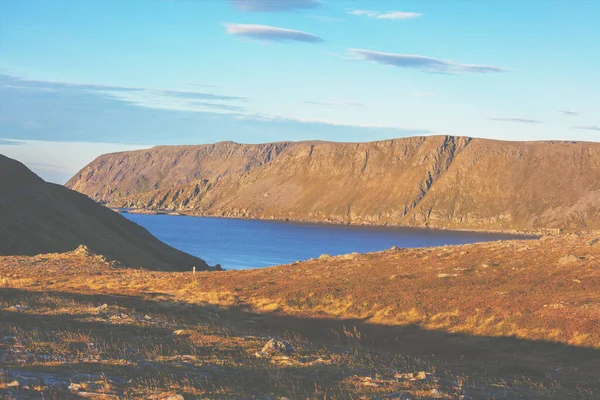 Costa Mar Rochosa Barents Mar Pôr Sol Bela Paisagem Selvagem — Fotografia de Stock