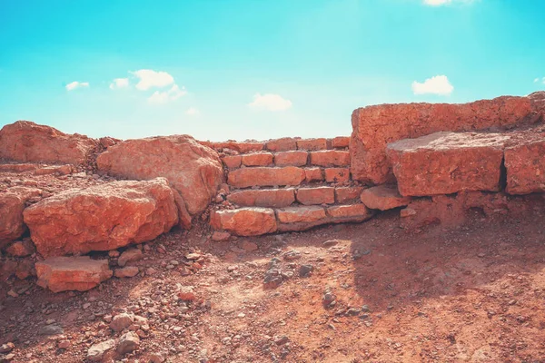 Руины Античного Города Пустыне Фоне Голубого Неба — стоковое фото