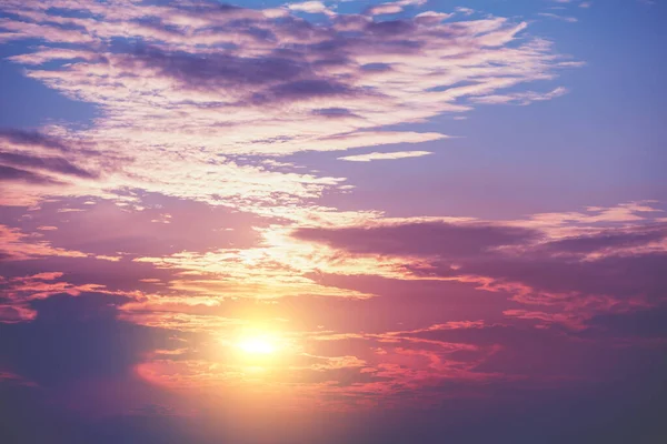 Bunt Bewölkter Himmel Bei Sonnenuntergang Farbverlauf Himmelsstruktur Abstrakter Natürlicher Hintergrund — Stockfoto
