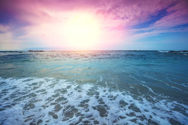 Seascape Kvällen Solnedgång Stranden Havsstrand Med Vacker Himmel — Stockfoto