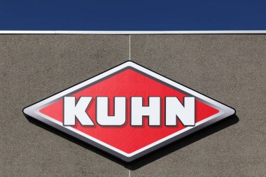Randers, Danimarka - 5 Mayıs 2018: Kuhn logosu bir duvar. Bir Fransız şirketi, İsviçre sanayi grubu Bucher Kuhn'dur ve çekili tarımsal ekipman şirket üretir