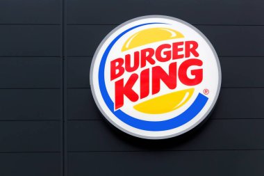 Middelfart, Danimarka - 13 Mart 2018: Fast food zinciri Burger King, Logo. Hamburger fast food restoranlar küresel zinciri Burger King olsun