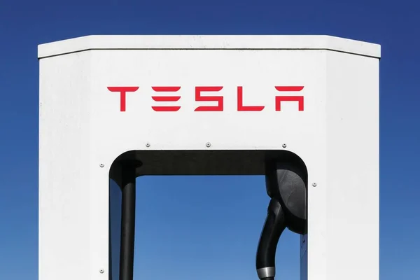 Hedensted Dánsko Května 2018 Tesla Dmychadlem Stanice Tesla Americký Automobilový — Stock fotografie