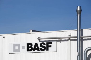 Genay, Fransa - 14 Mart 2018: Basf yapı ve fabrika. BASF Alman bir kimya şirketi ve dünyanın en büyük üreticisi olduğunu