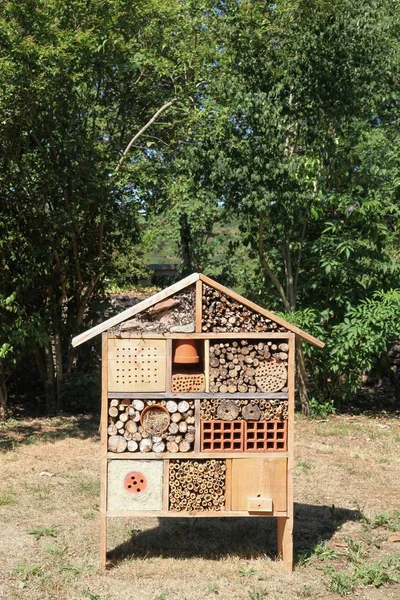 Bahçedeki Böcek Oteli