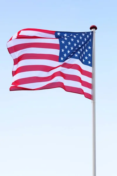Bandeira Dos Eua Acenando Céu — Fotografia de Stock