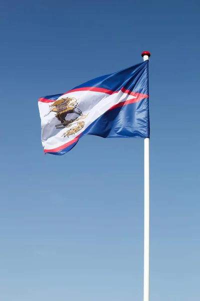 Bandeira Samoa Americana Acenando Céu — Fotografia de Stock